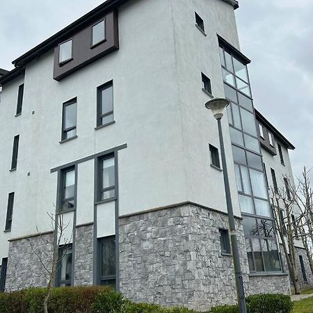 Entire Apartment , Centre Carrick-On-Shannon ภายนอก รูปภาพ
