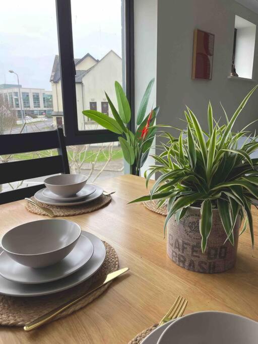 Entire Apartment , Centre Carrick-On-Shannon ภายนอก รูปภาพ