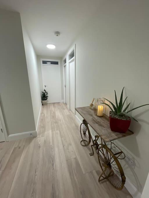 Entire Apartment , Centre Carrick-On-Shannon ภายนอก รูปภาพ